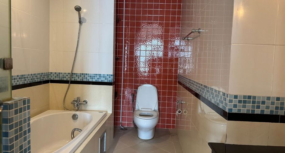 Wohnung zur Miete mit 2 Zimmer in Khlong Toei, Bangkok