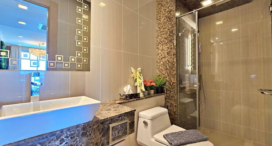 Condo en alquiler de 2 habitaciones en North Pattaya, Pattaya