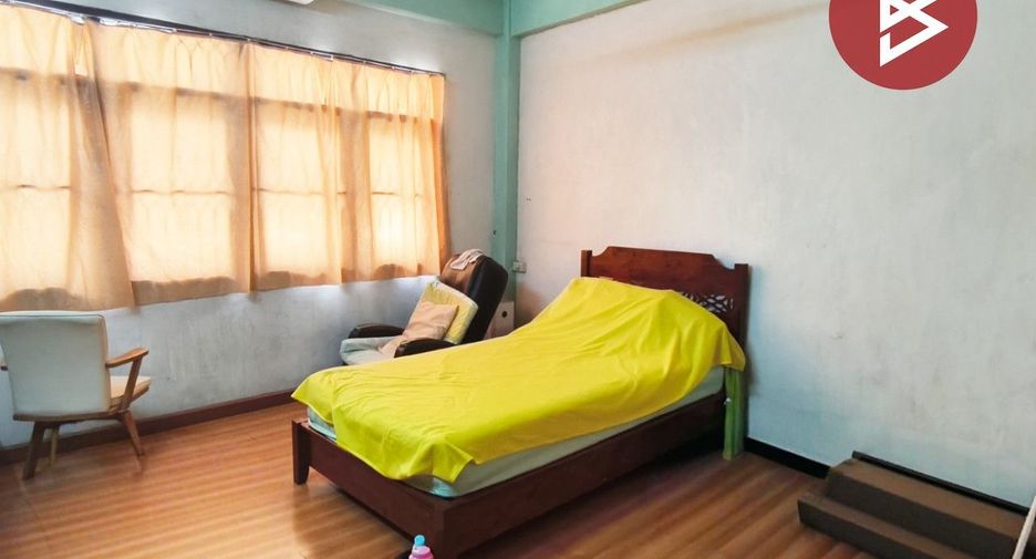 À vendre 6 chambres local commercial à Phra Khanong, Bangkok