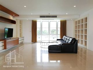 For rent 4 bedrooms condo in Watthana, Bangkok