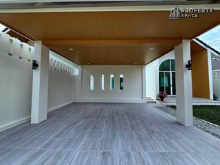 Villa en alquiler de 3 habitaciones en Bang Lamung, Chonburi