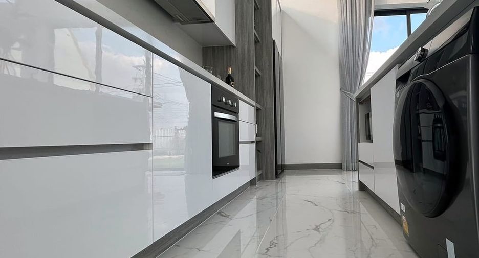 Продажа 3 спальни вилла в Восточная Паттайя, Паттайя