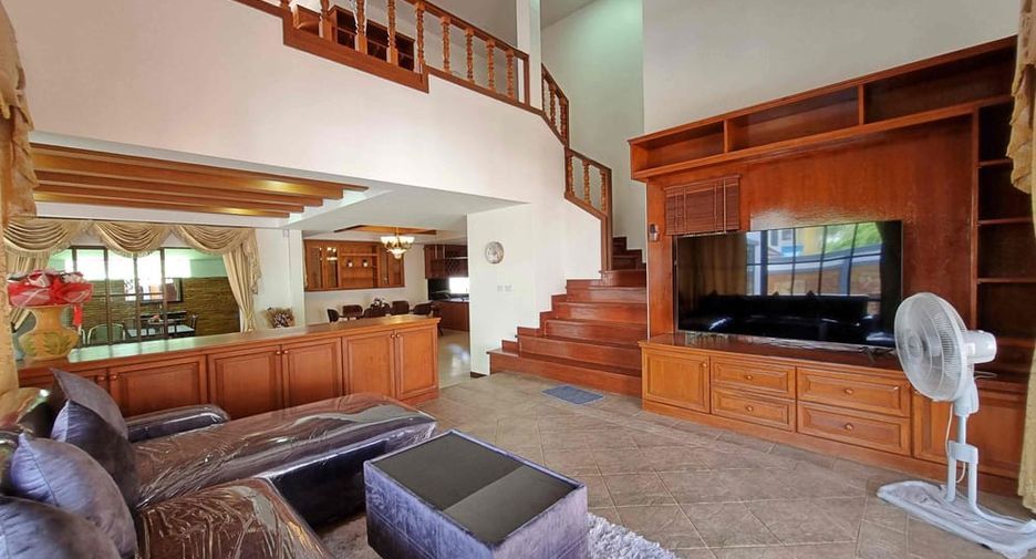 Villa en venta de 5 habitaciones en East Pattaya, Pattaya