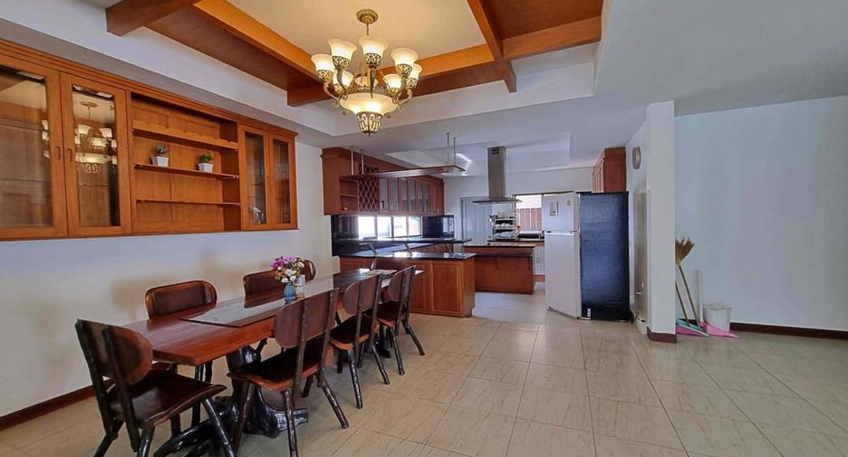 Villa en venta de 5 habitaciones en East Pattaya, Pattaya