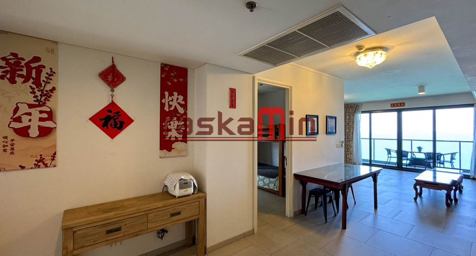 For rent 2 bedrooms condo in North Pattaya, Pattaya