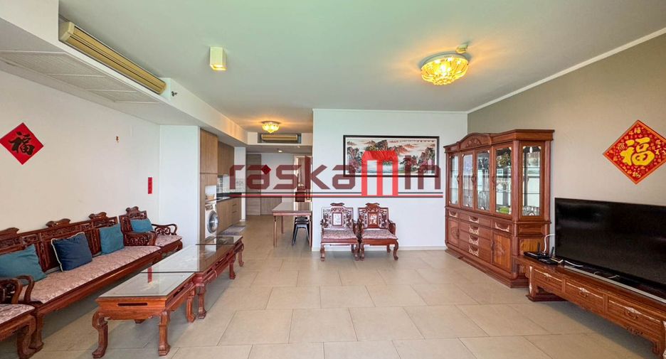 For rent 2 bedrooms condo in North Pattaya, Pattaya