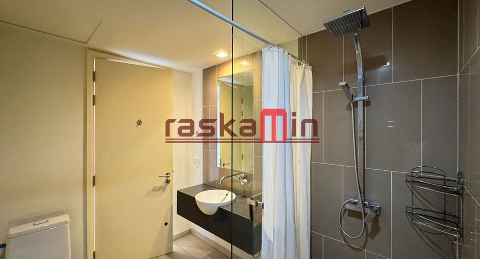 For rent 2 bedrooms condo in North Pattaya, Pattaya