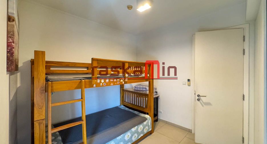 For rent 2 bedrooms condo in North Pattaya, Pattaya