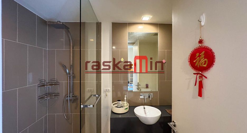 For rent 2 bedrooms condo in North Pattaya, Pattaya