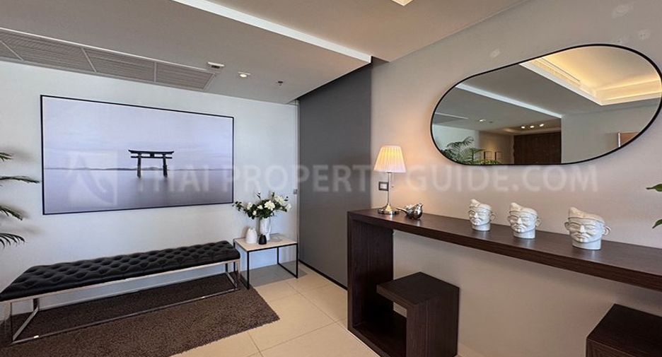 For rent 3 bedrooms condo in Watthana, Bangkok