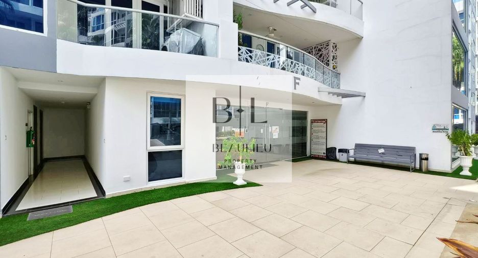 For sale 2 bedrooms condo in South Pattaya, Pattaya