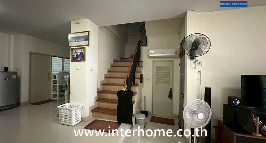 For sale 3 ベッドルーム townhouse in Khlong Sam Wa, Bangkok
