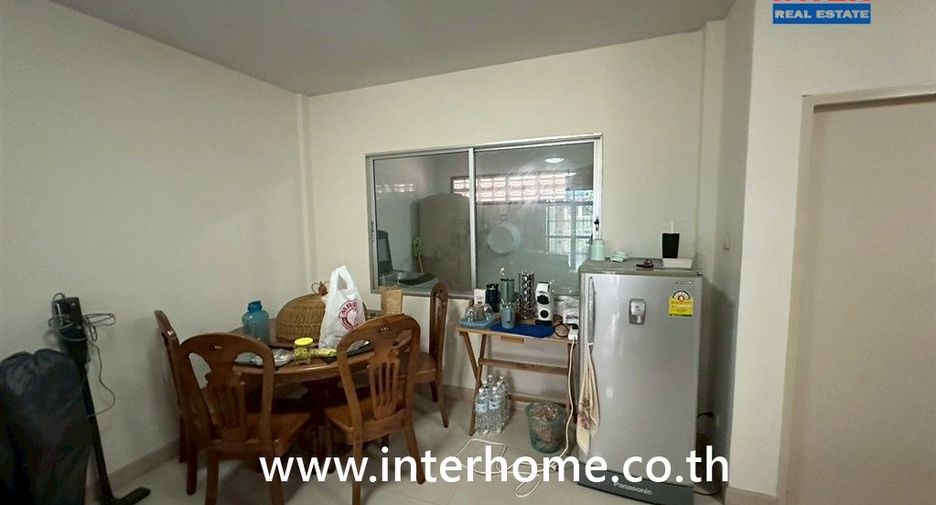For sale 3 ベッドルーム townhouse in Khlong Sam Wa, Bangkok