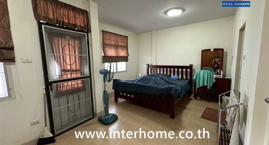 For sale 3 ベッドルーム townhouse in Khlong Sam Wa, Bangkok