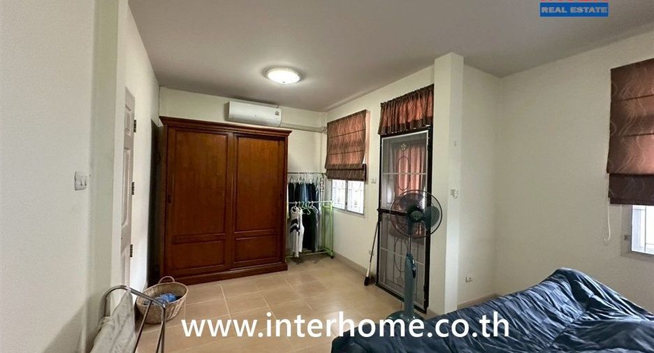 For sale 3 ベッドルーム townhouse in Khlong Sam Wa, Bangkok