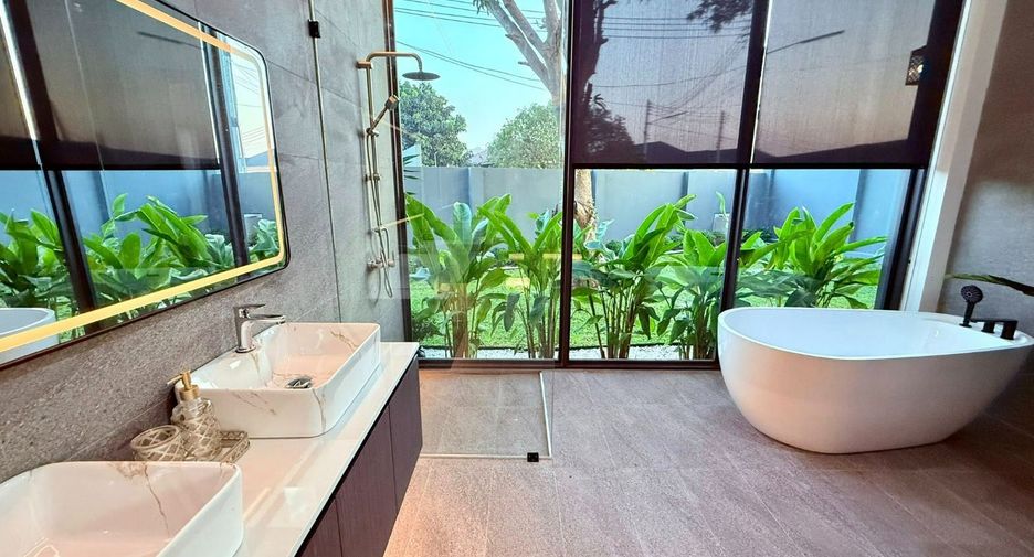 For rent そして for sale 4 ベッドルーム villa in East Pattaya, Pattaya