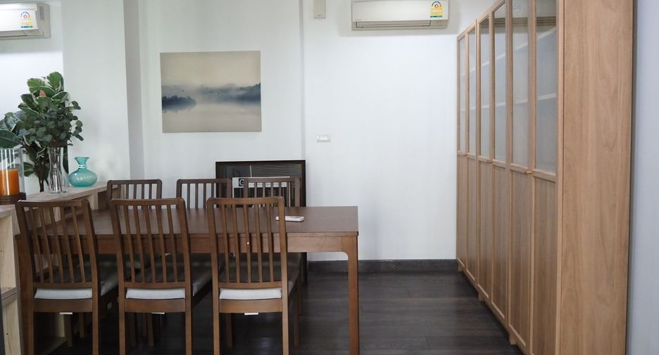 For rent 2 bedrooms condo in Watthana, Bangkok