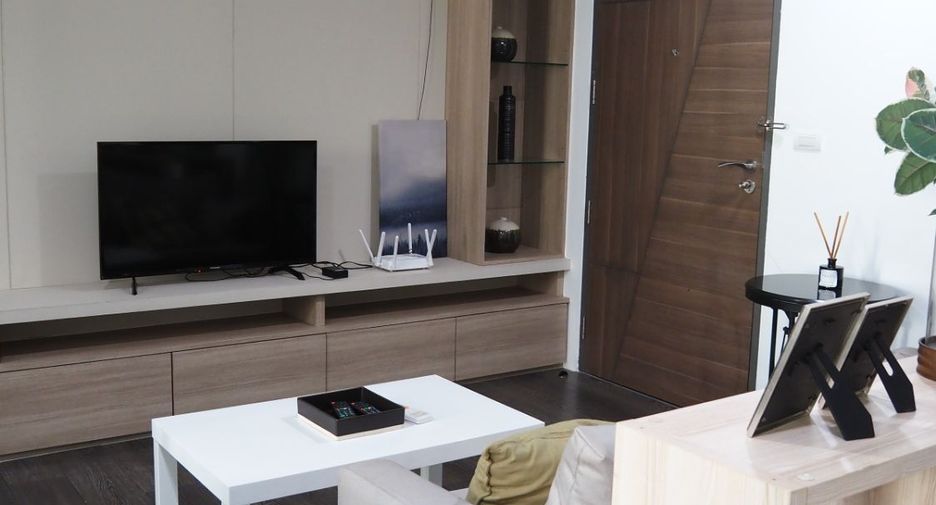 For rent 2 bedrooms condo in Watthana, Bangkok