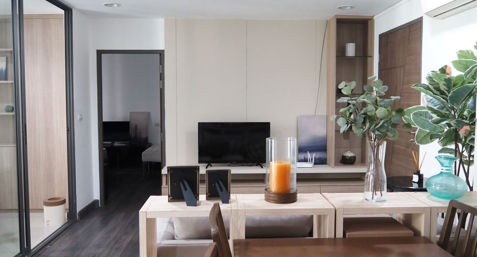 For rent 2 bedrooms condo in Watthana, Bangkok