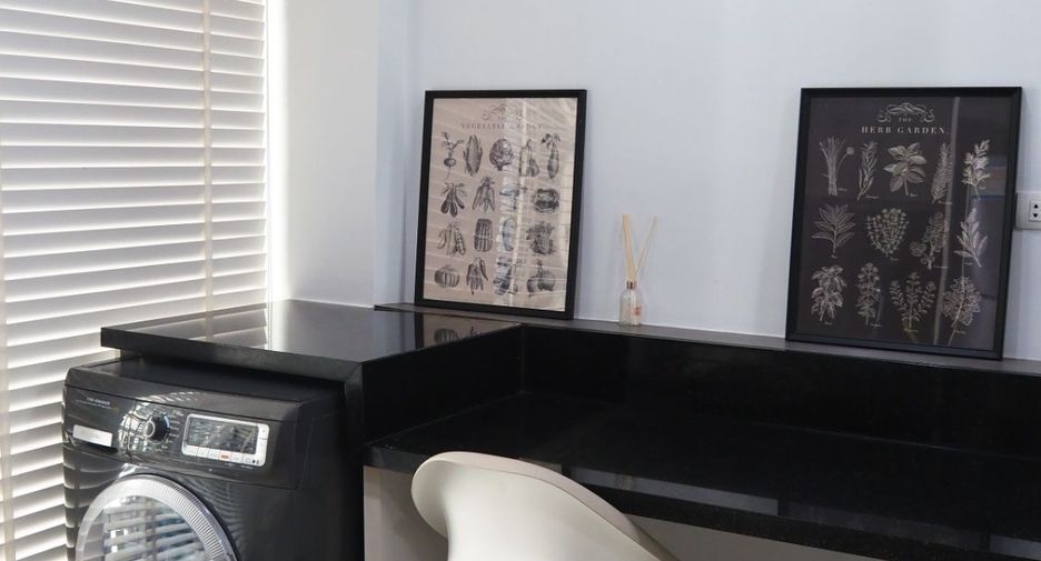 For rent 2 bedrooms condo in Watthana, Bangkok