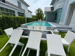 Casa en alquiler y en venta de 4 habitaciones en Lat Krabang, Bangkok