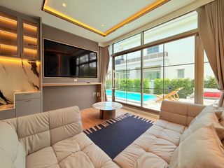 Casa en alquiler y en venta de 4 habitaciones en Lat Krabang, Bangkok