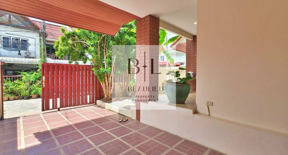 Casa adosada en venta de 3 habitaciones en South Pattaya, Pattaya
