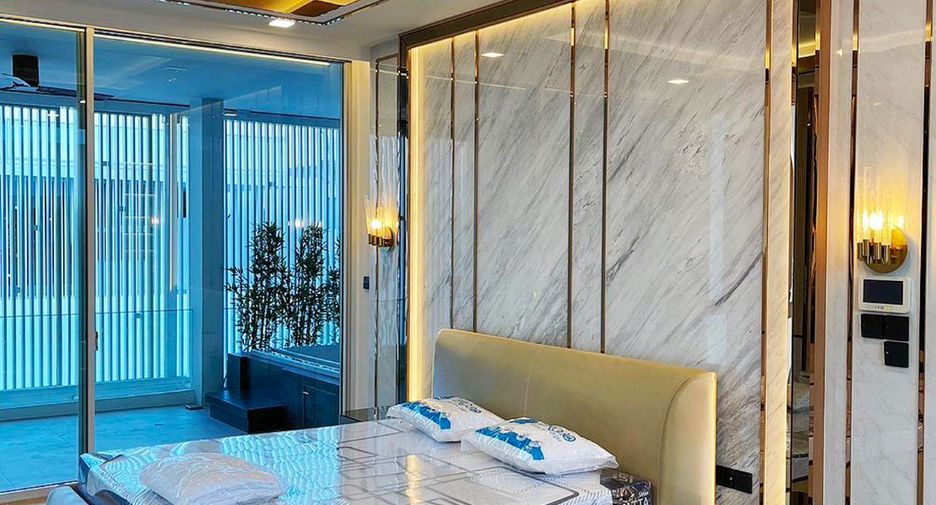 Haus zur Miete und zum Kauf mit 4 Zimmer in Bueng Kum, Bangkok