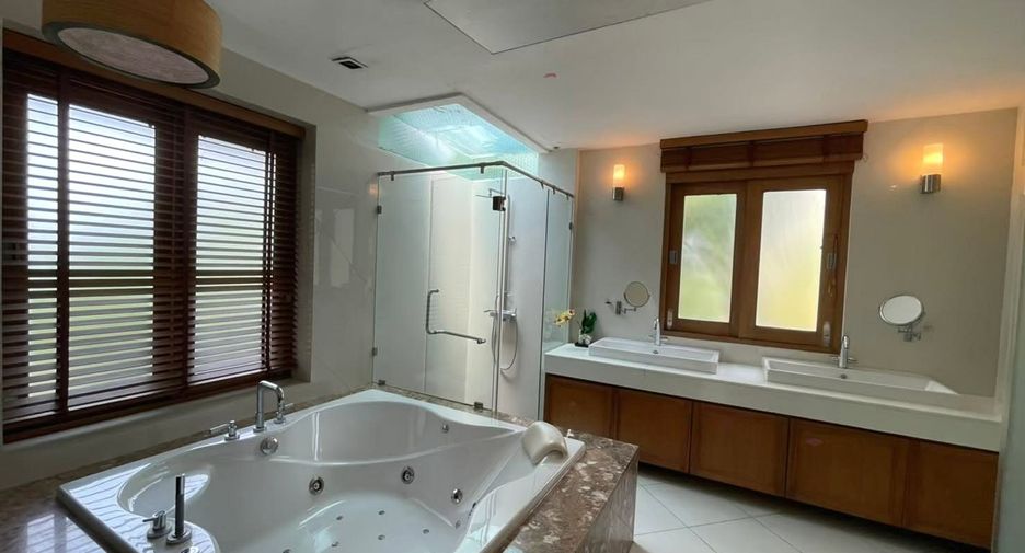 Villa zur Miete und zum Kauf mit 5 Zimmer in North Pattaya, Pattaya