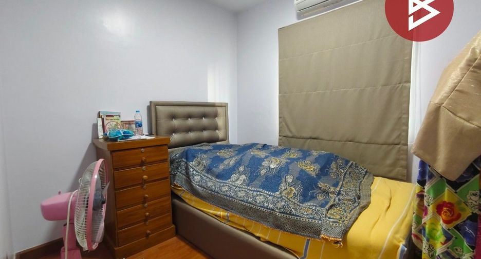 For sale 4 bedrooms townhouse in Sam Phran, Nakhon Pathom