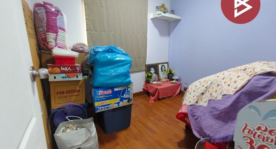 For sale 4 bedrooms townhouse in Sam Phran, Nakhon Pathom
