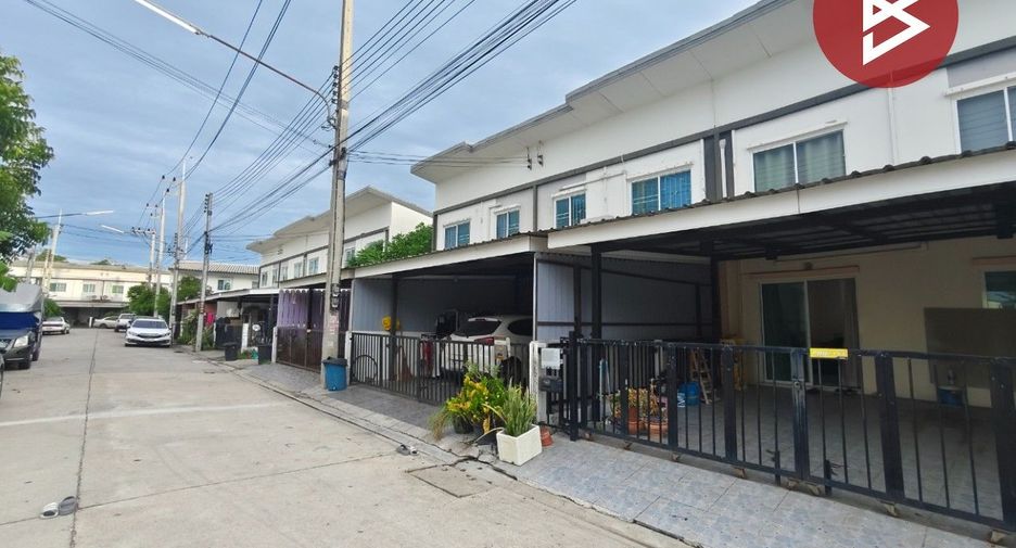 For sale 4 bedrooms townhouse in Sam Phran, Nakhon Pathom