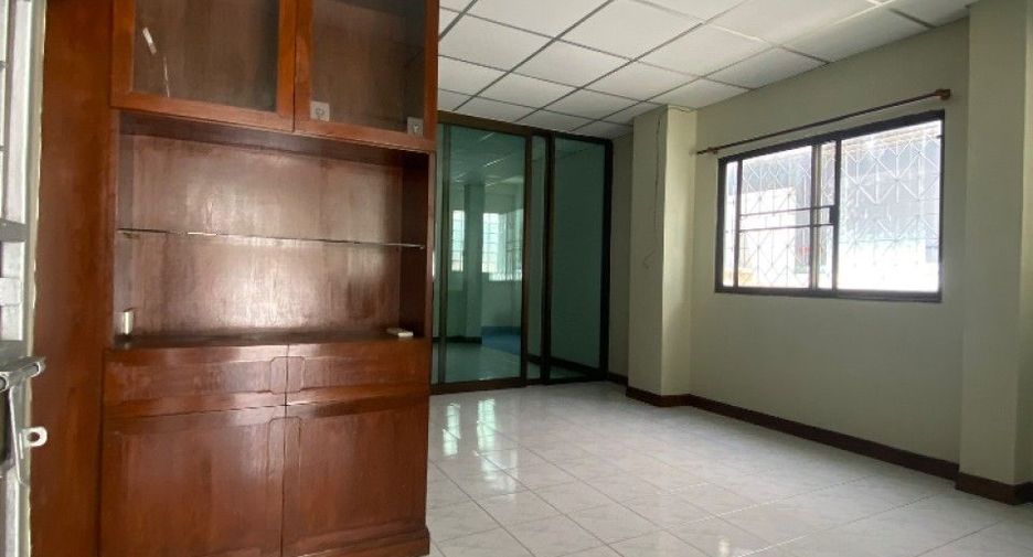 À vendre 2 chambres maison à Mueang Chon Buri, Chonburi