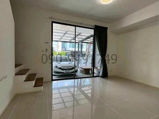 For rent 3 bedrooms townhouse in Khlong Sam Wa, Bangkok