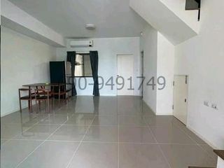 For rent 3 bedrooms townhouse in Khlong Sam Wa, Bangkok