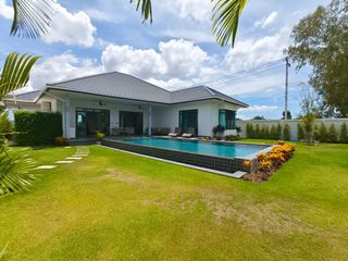 À vendre 3 chambres villa à Hua Hin, Prachuap Khiri Khan