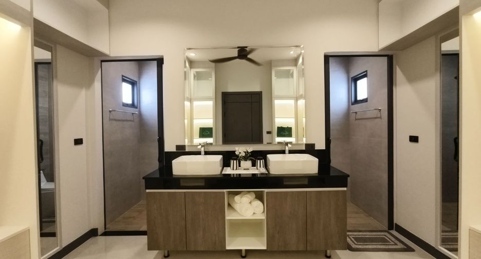 For sale 3 bedrooms villa in Hua Hin, Prachuap Khiri Khan