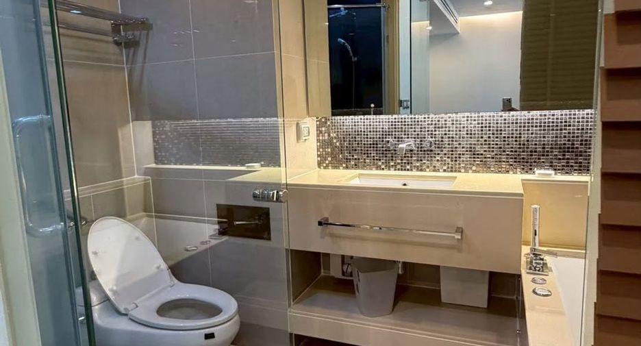 For rent 1 bed condo in Watthana, Bangkok