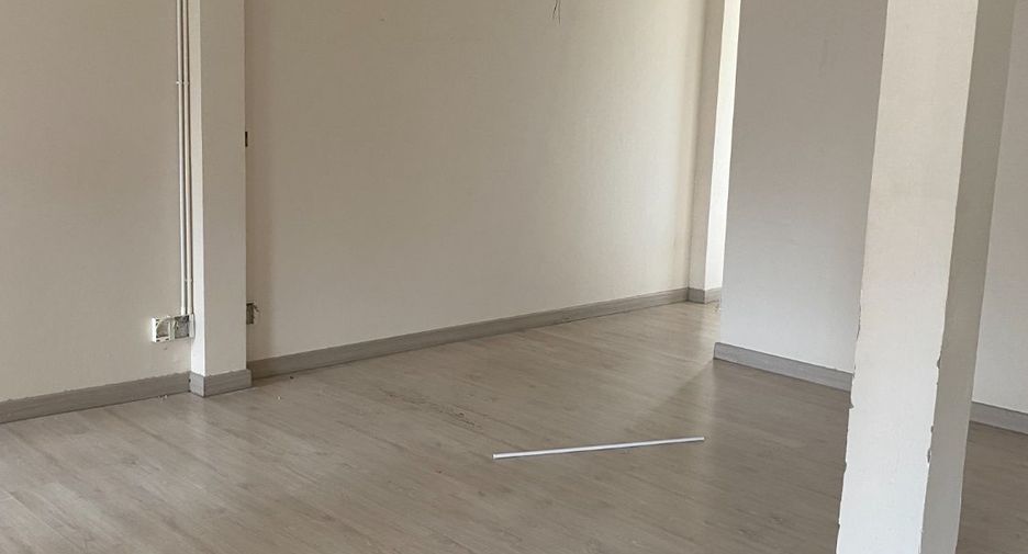 Аренда торговое помещение в Кхлонг Тоеи, Бангкок