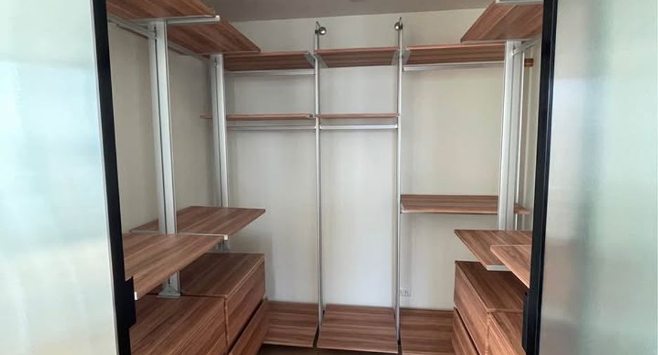 For rent and for sale 3 bedrooms condo in Sathon, Bangkok