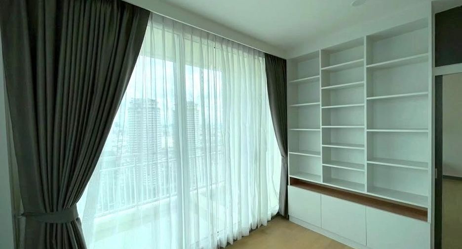 For rent and for sale 3 bedrooms condo in Sathon, Bangkok
