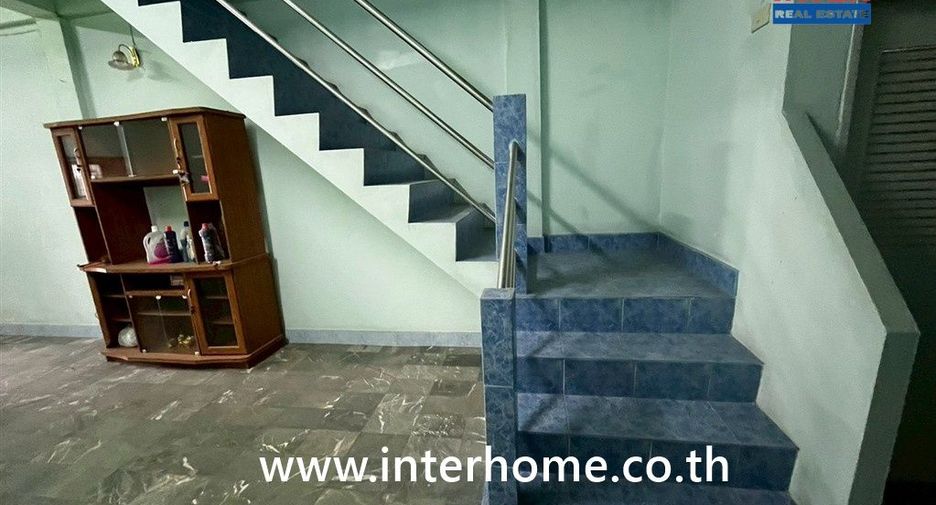 For sale 4 ベッドルーム townhouse in Khlong Sam Wa, Bangkok