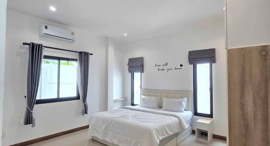 For rent 3 bedrooms villa in Huay Yai, Pattaya
