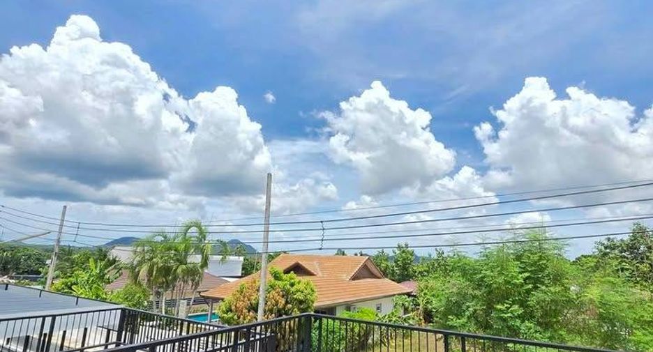 For rent 3 bedrooms villa in Huay Yai, Pattaya