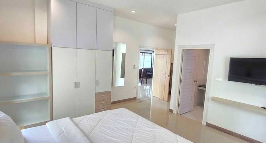 For rent 3 bedrooms villa in Huay Yai, Pattaya