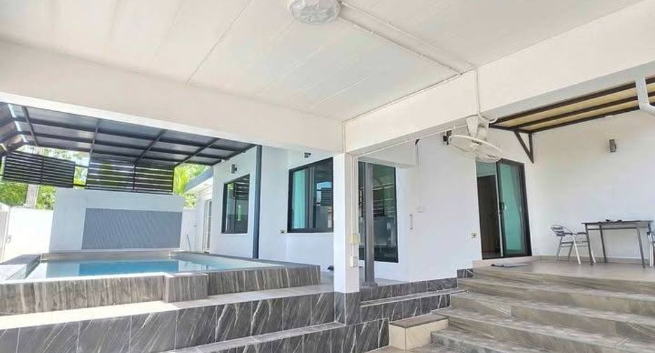 For rent 3 bedrooms villa in Huay Yai, Pattaya