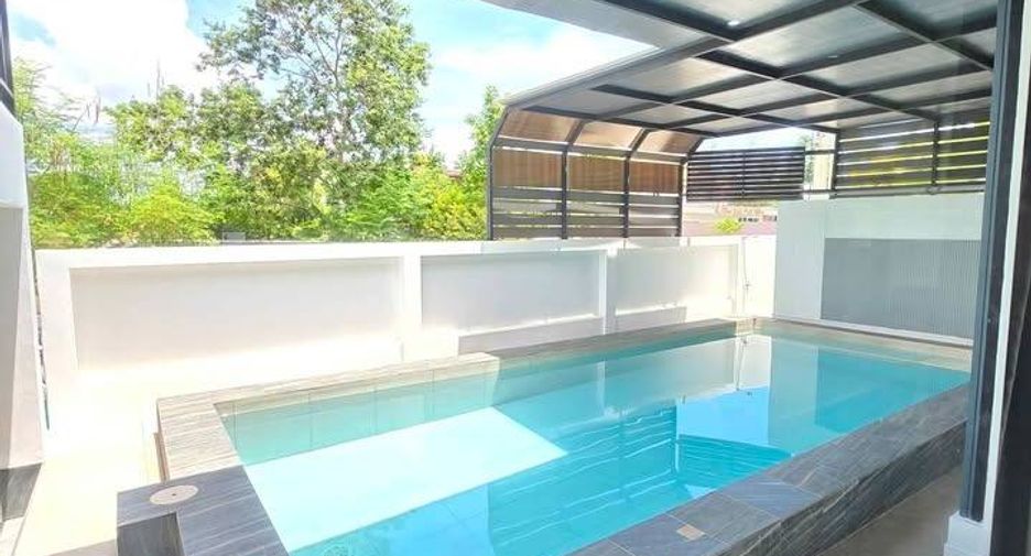 For rent 3 bedrooms villa in Huay Yai, Pattaya