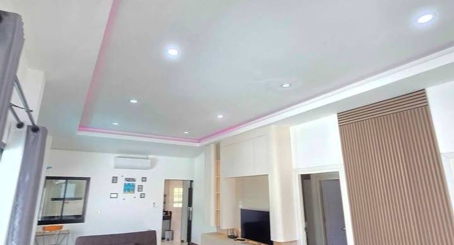 For rent 3 bedrooms villa in Huay Yai, Pattaya