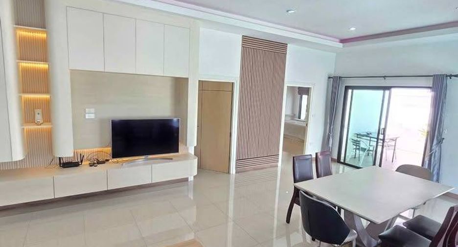 For rent 3 bedrooms villa in Huay Yai, Pattaya