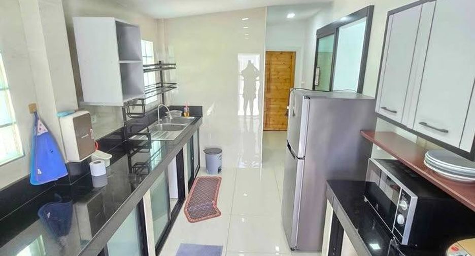 For rent 3 bedrooms villa in Huay Yai, Pattaya